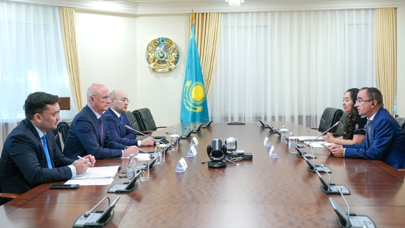 Роман Скляр провел встречу c генеральным директором «SVEVIND Group» Вольфгангом Кроппом