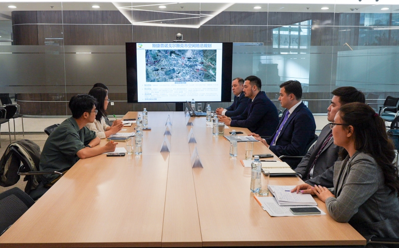 Chinese Business Participation in Industrial Zone Near Stepnogorsk Discussed in Astana